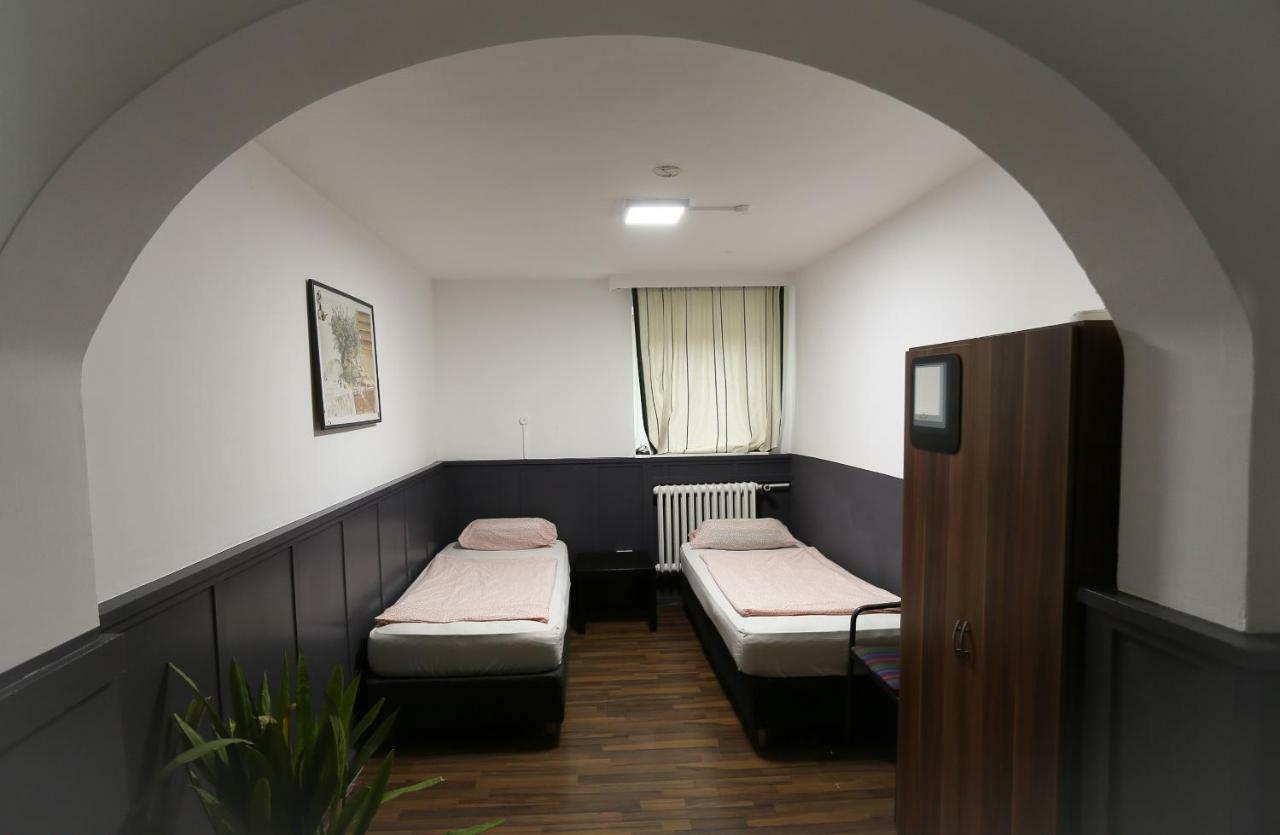 Enna-Zimmervermietung Hamburg Bagian luar foto