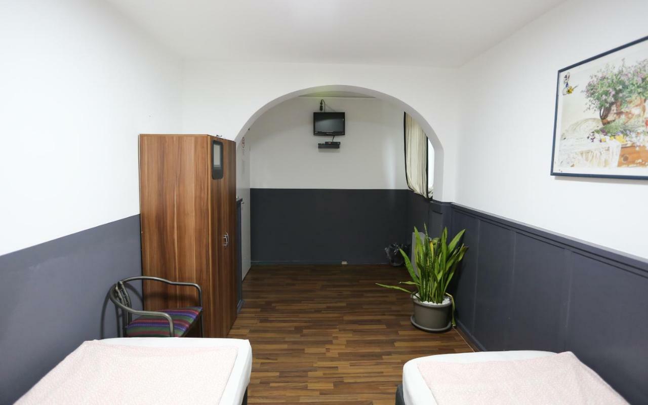 Enna-Zimmervermietung Hamburg Bagian luar foto